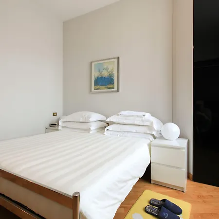 Vip's Hotel
