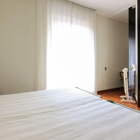 Hotel Vip's *