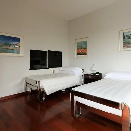 Hotel Vip's *