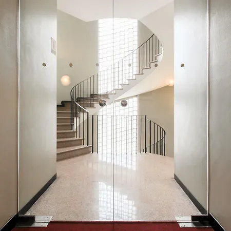 Vip's Hotel